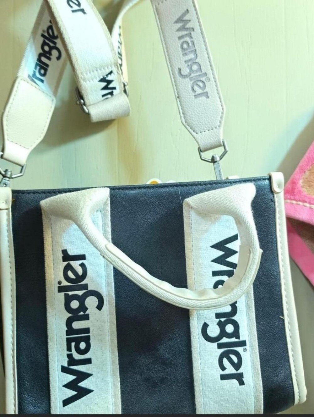 Wrangler Cream and Brown Shoulder Bag with Organized Interior